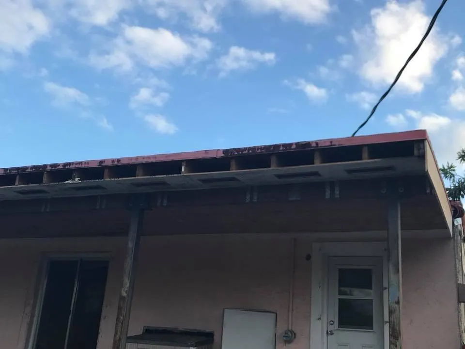 Slide of 100% Roofing