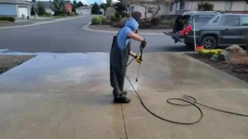 Slide of 101 Roof Cleaning