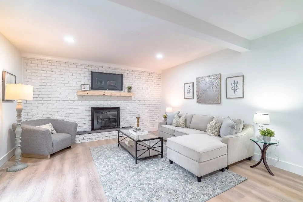 Slide of 10th Avenue Real Estate