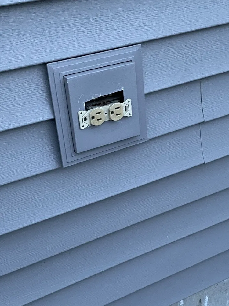 Slide of 123 Exteriors