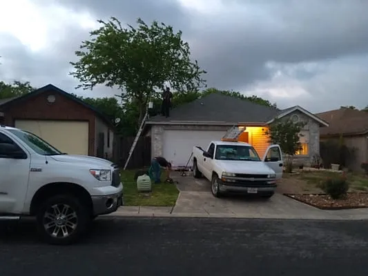 1st Choice Roofing Logo