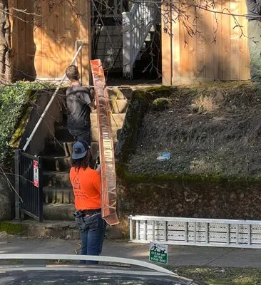 2 Brothers Contracting Logo