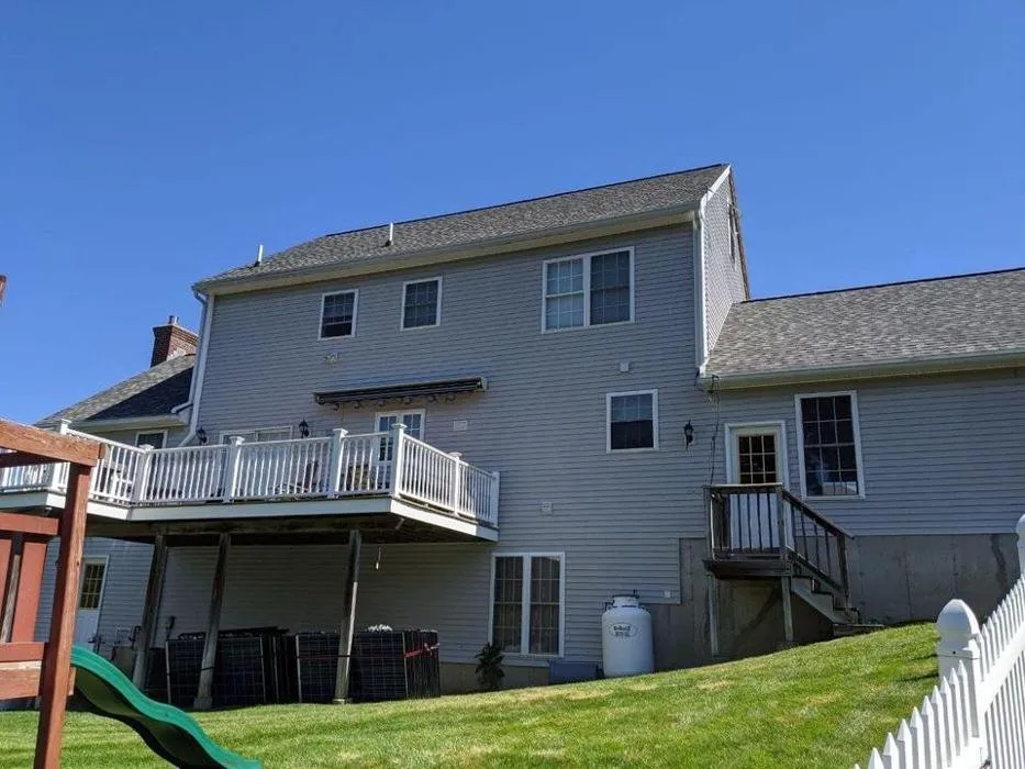 Slide of 207 Roofers