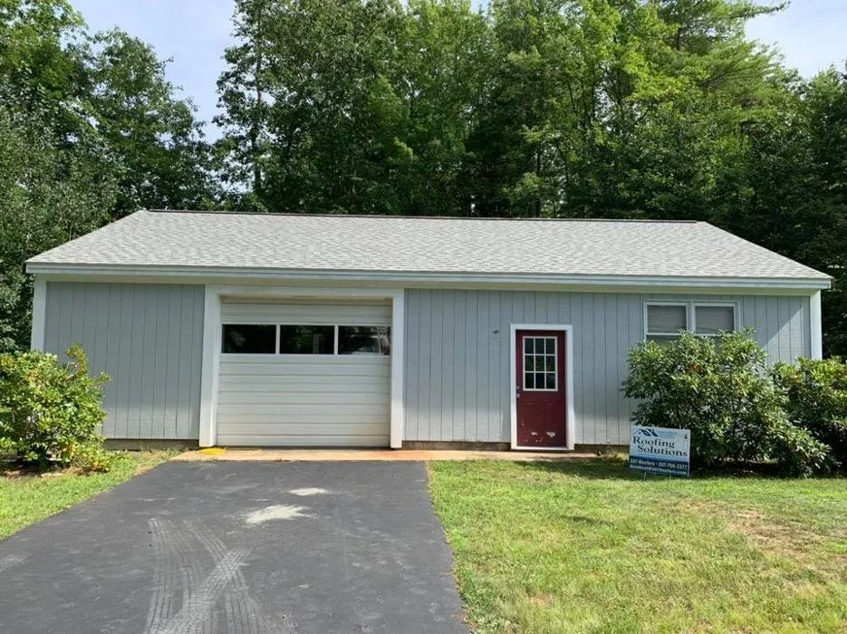 Slide of 207 Roofers