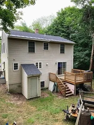 Slide of 207 Roofers