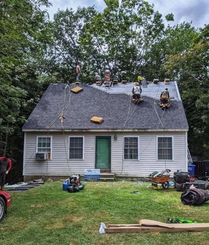 Slide of 207 Roofers