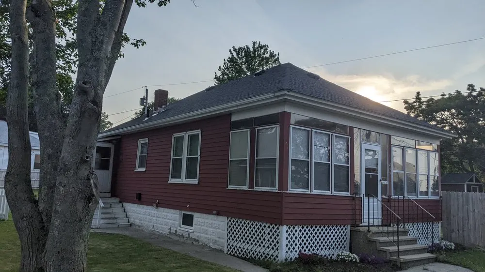 Slide of 207 Roofers