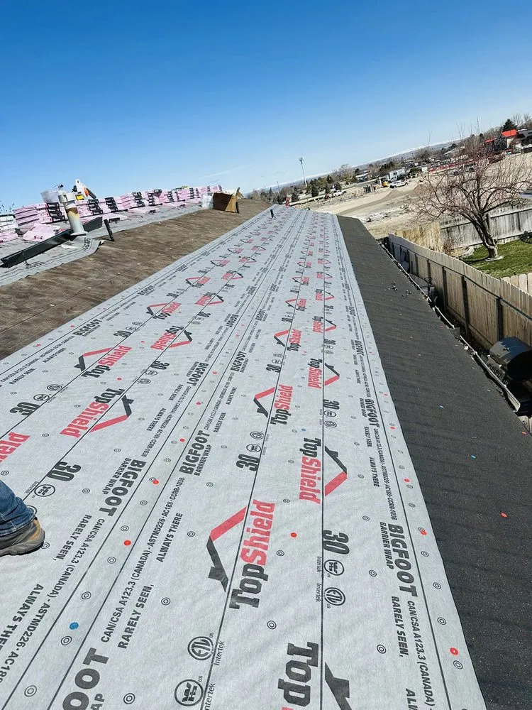 Slide of 208 Roofing