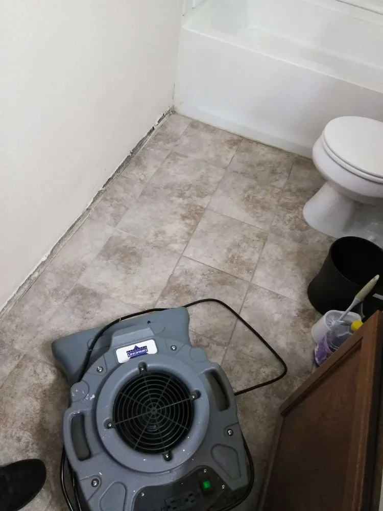 Slide of 24-7 Resoration