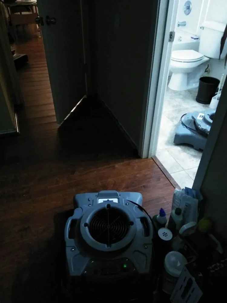 Slide of 24-7 Resoration