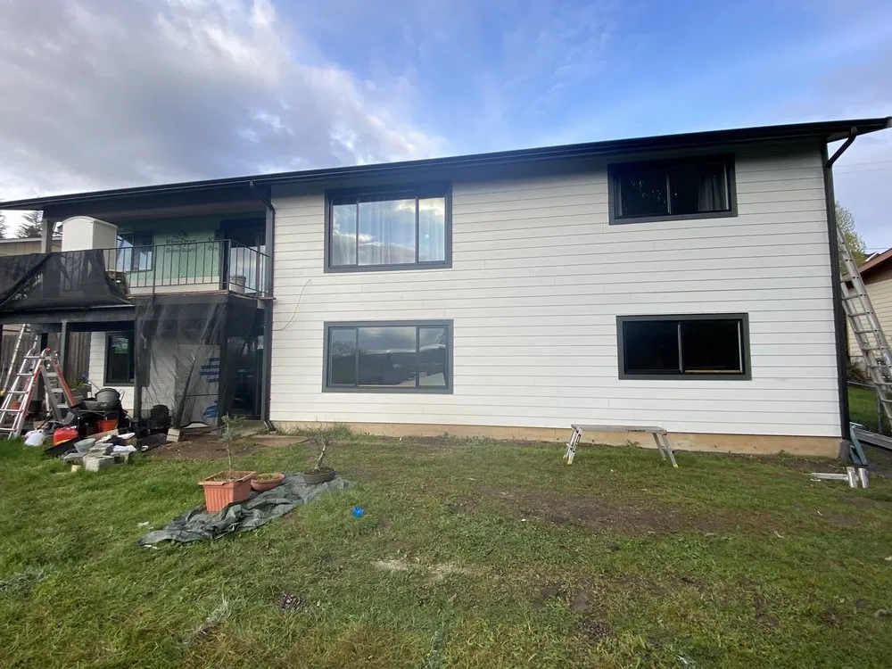 Slide of 2FL Windows & Siding