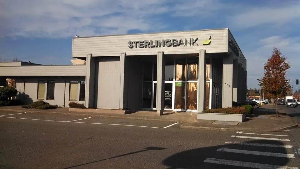 Slide of 2FL Windows & Siding