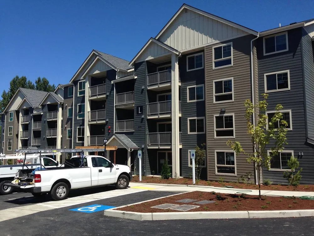 Slide of 2FL Windows & Siding