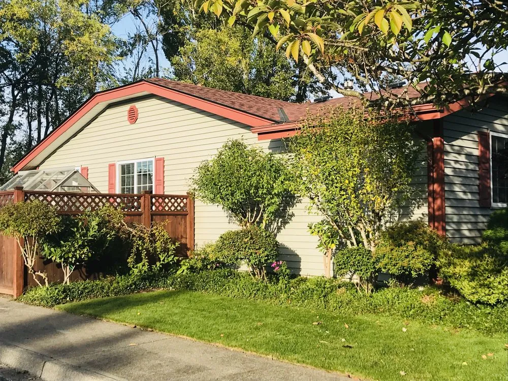 Slide of 2FL Windows & Siding