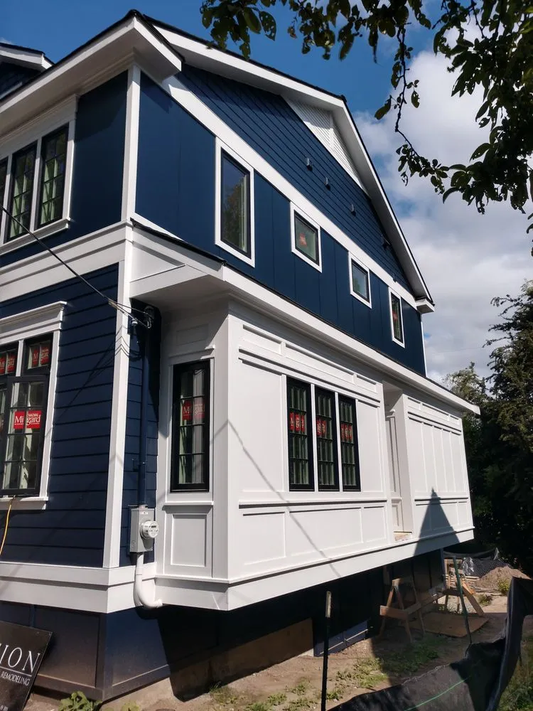 Slide of 2FL Windows & Siding