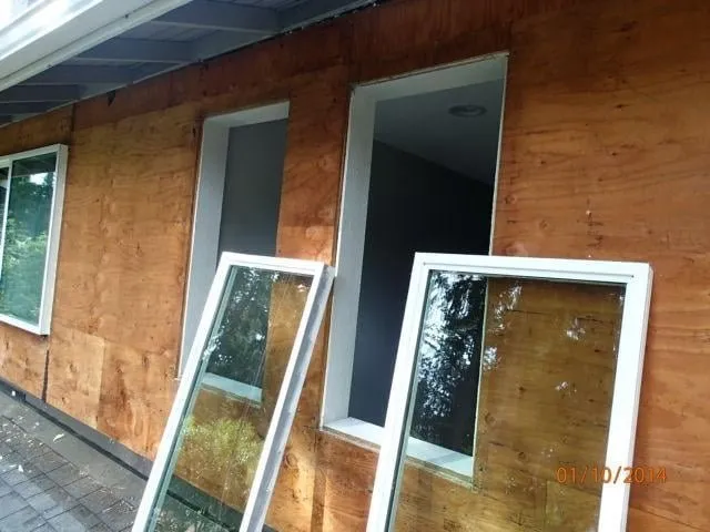 Slide of 2FL Windows & Siding