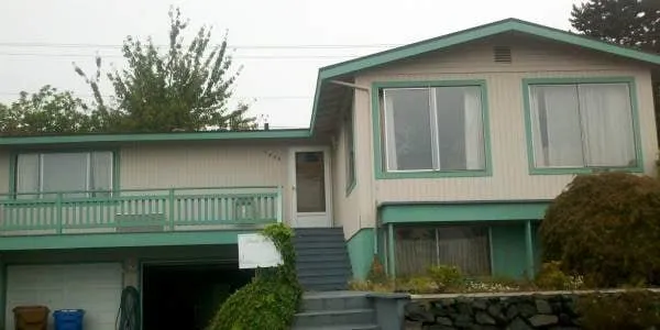 Slide of 2FL Windows & Siding