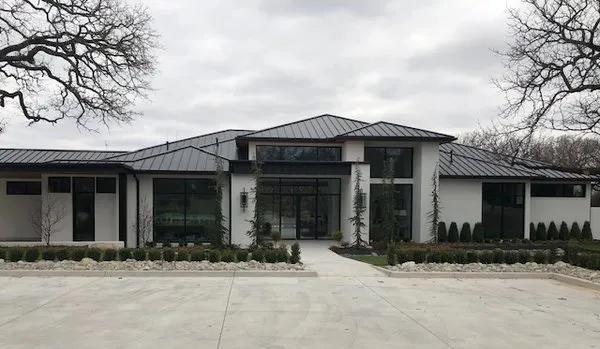 3 Dimensional Roofing Logo