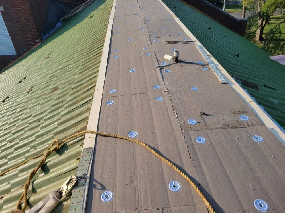 Slide of 3 Wolves Roofing