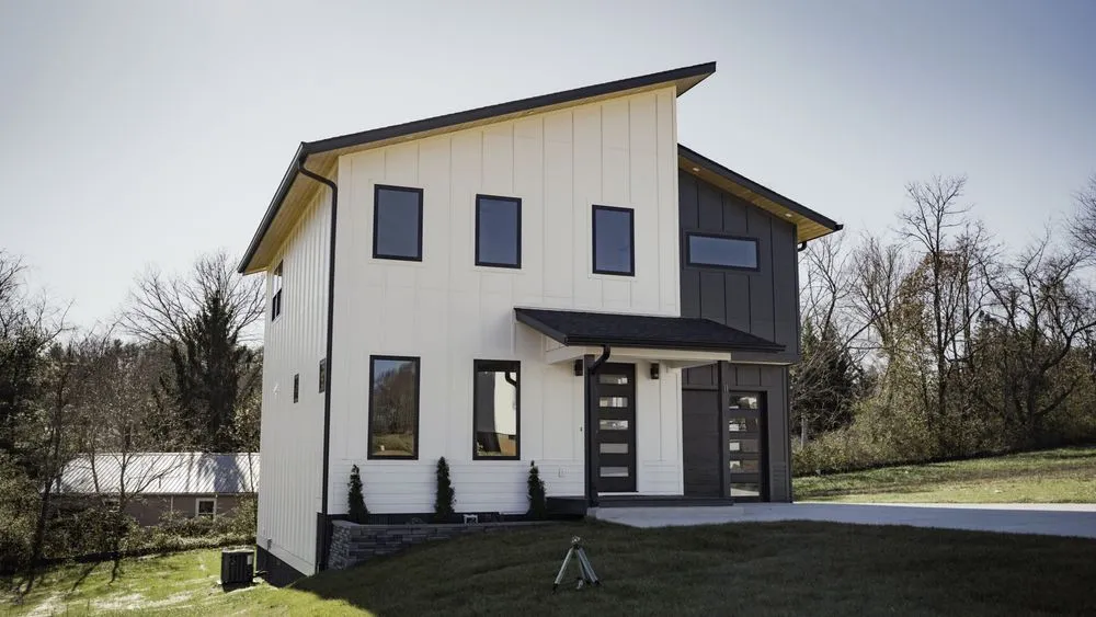 Slide of 300 Builders