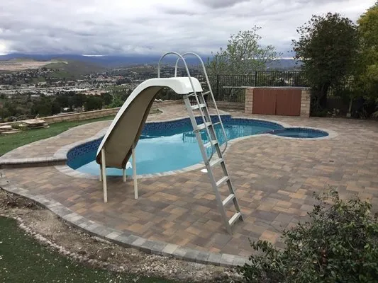 360 Remodeling & Building Logo