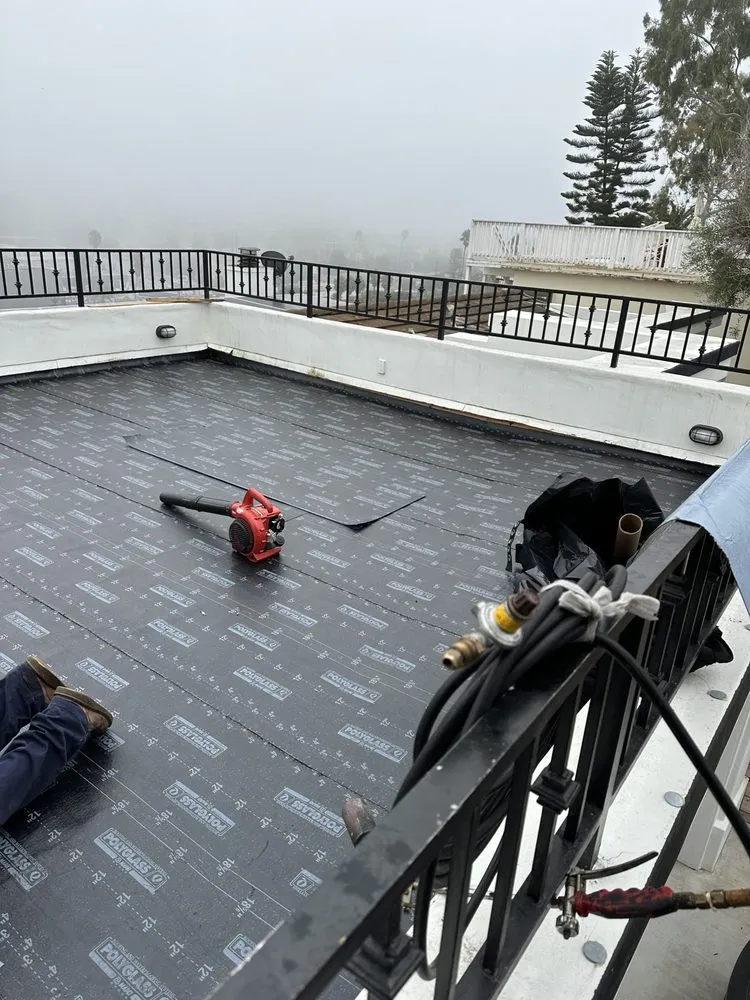 Slide of 3G Tres Generaciones Roofing