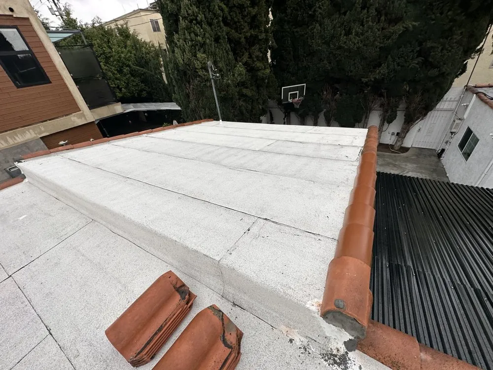 Slide of 3G Tres Generaciones Roofing