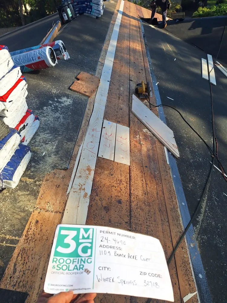 Slide of 3MG Roofing & Solar