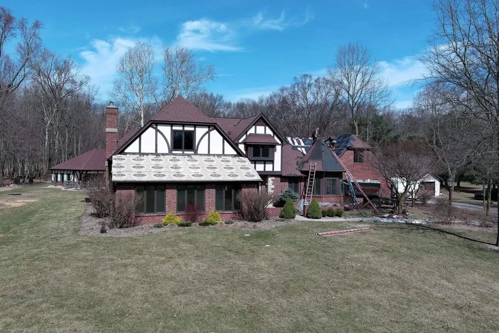 Slide of 4 Guys And A Roof