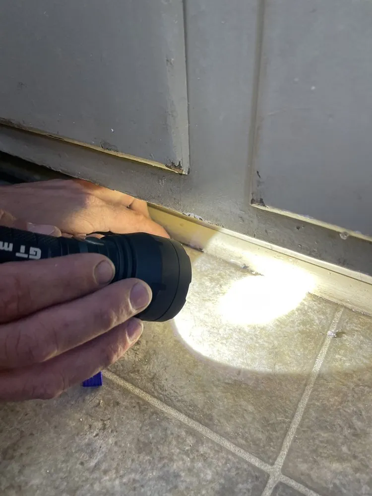 Slide of 4 Guys And A Roof