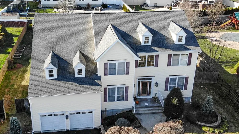 Local shingle roofing service experts serving Wall Township, NJ - 4 Seasons Roofing