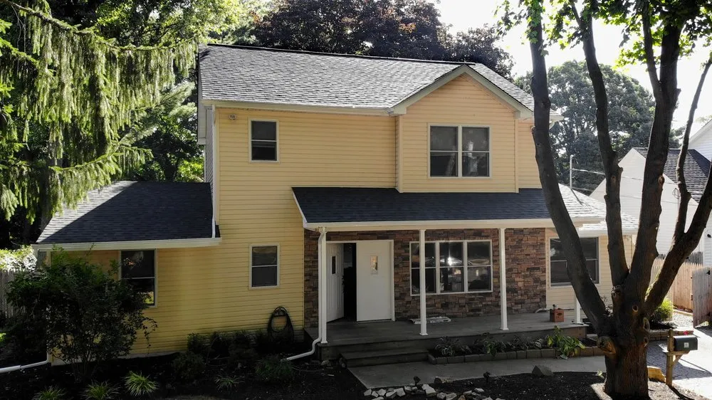 Professional shingle roofing service experts serving Wall Township, NJ - 4 Seasons Roofing
