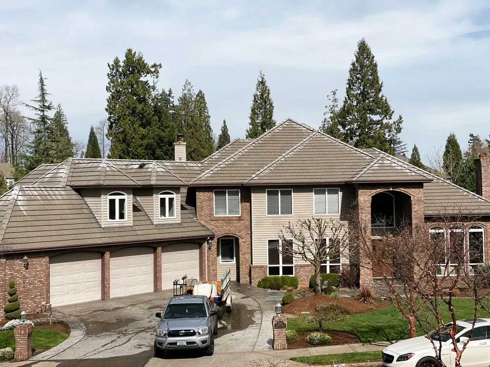 Slide of 4 Seasons Soft Wash & Pressure Wash