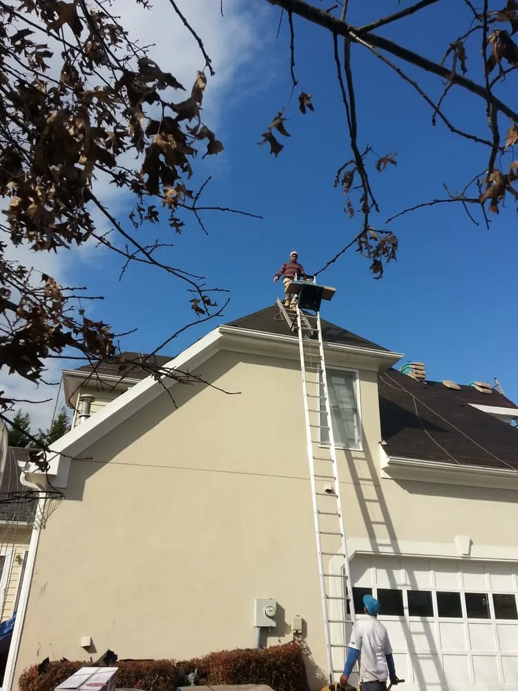 Slide of 404 The Roof