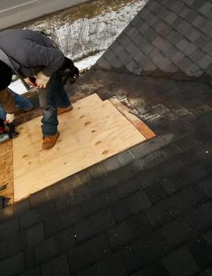 412 Roofing And Paving Logo