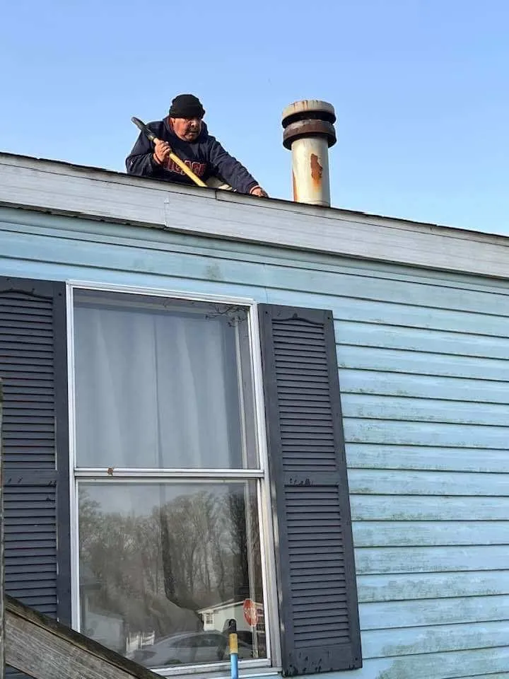 Slide of 4MenRoofing