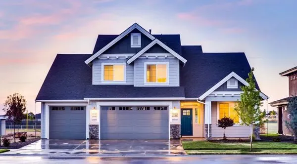 5 Star Roofing & Home Improvement Logo