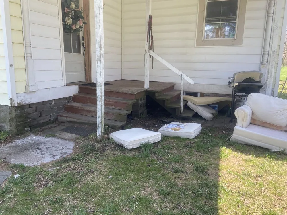 Slide of 607 Roofing