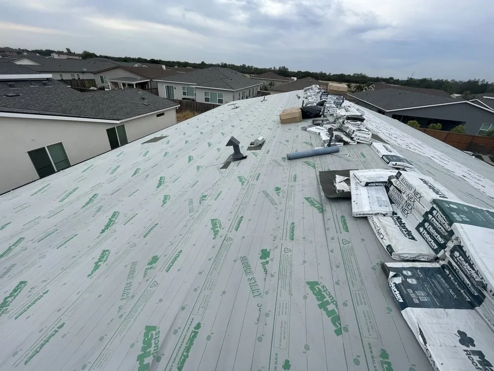 Slide of 619 Roofing