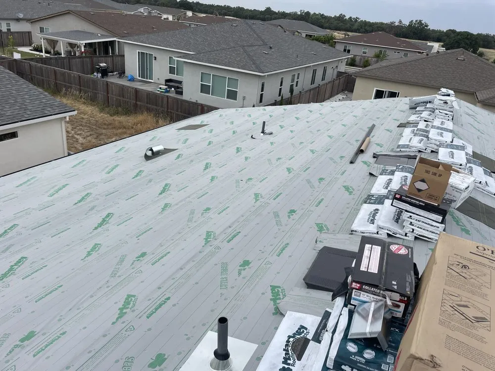 Slide of 619 Roofing
