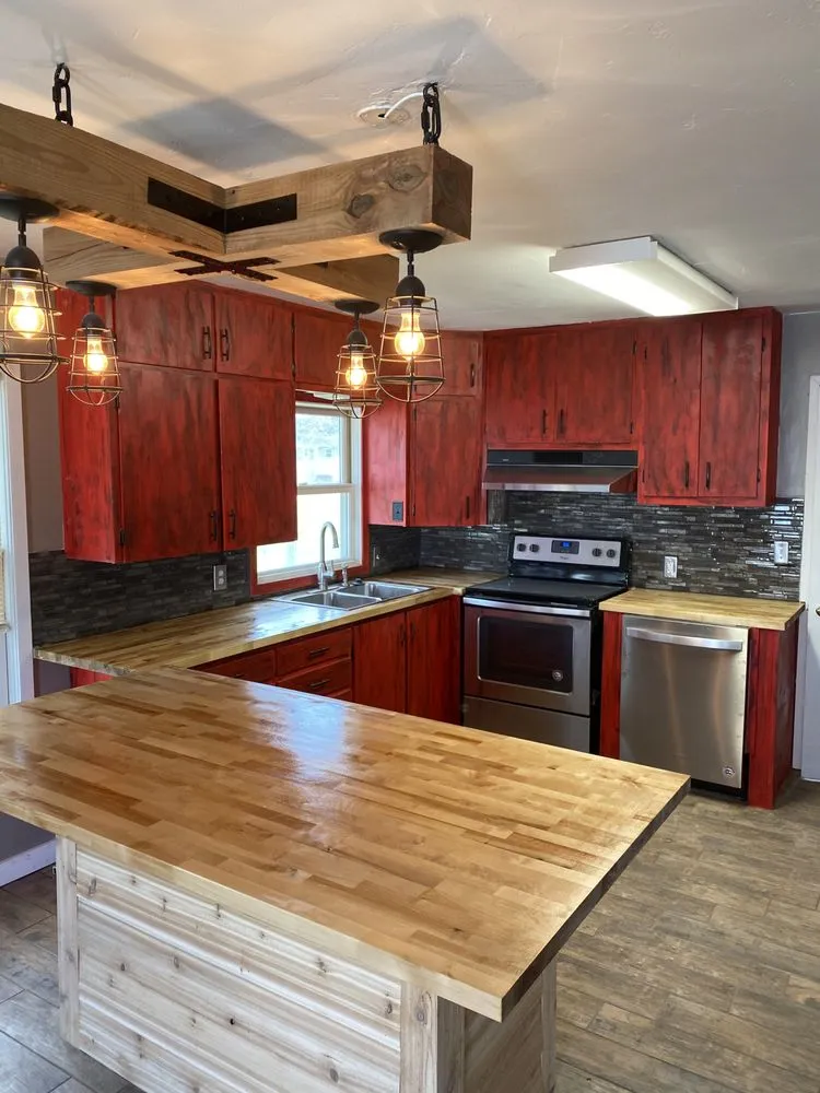 Professional roof repair experts serving Elwood, NE - 76 Construction