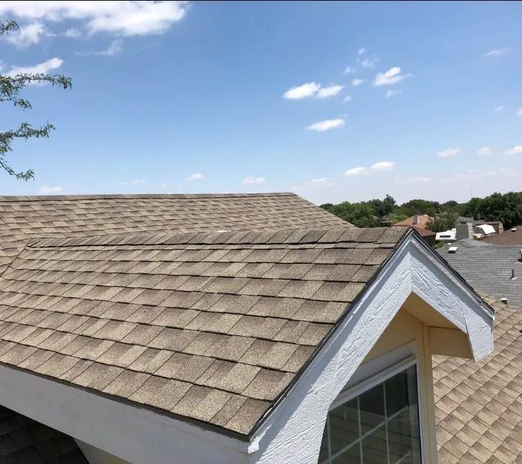 Slide of 806 Roofing and Construction