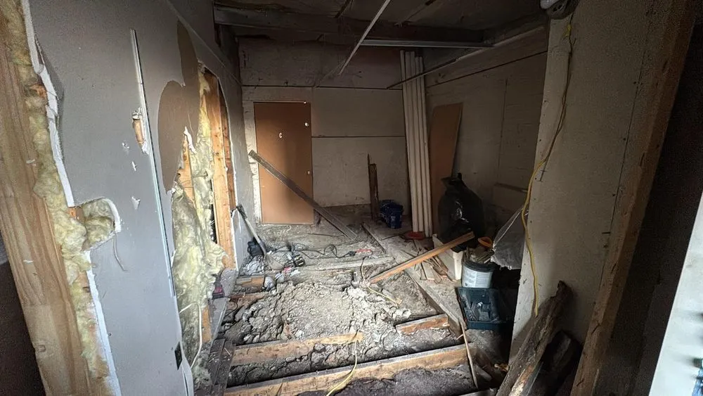 Slide of 914 Home Renovation