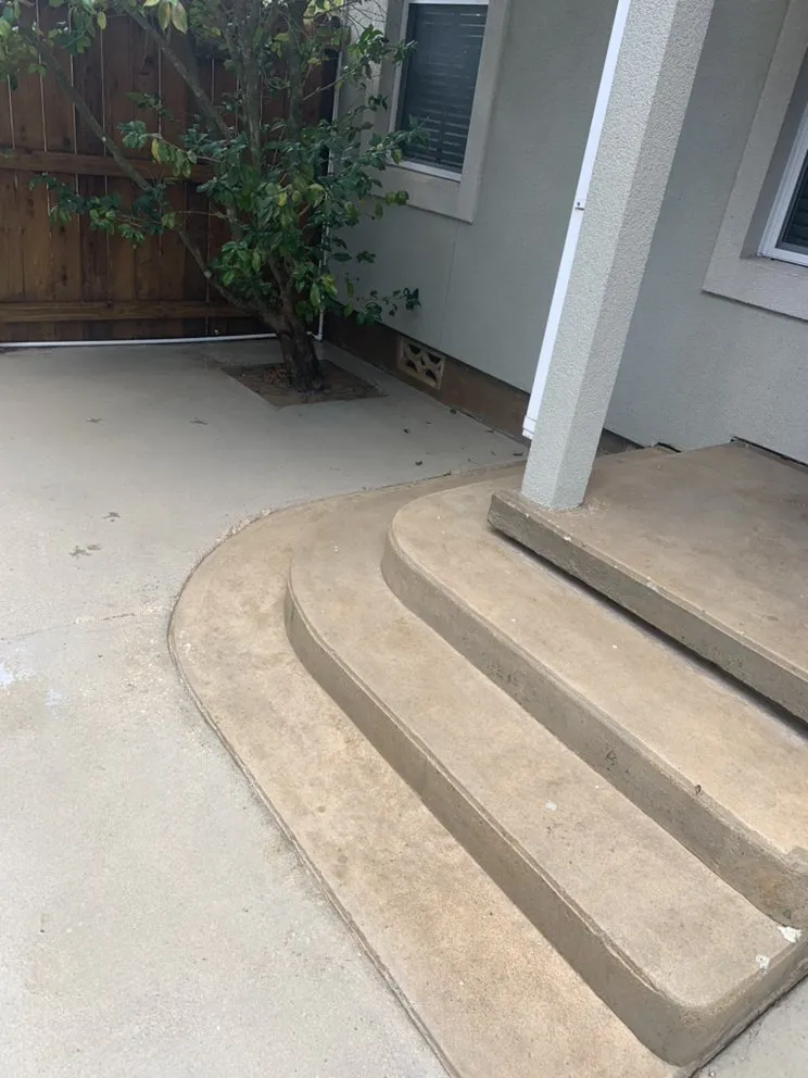 Slide of 916 Pressure Washing