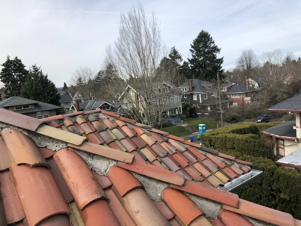 Slide of 916 Roofing