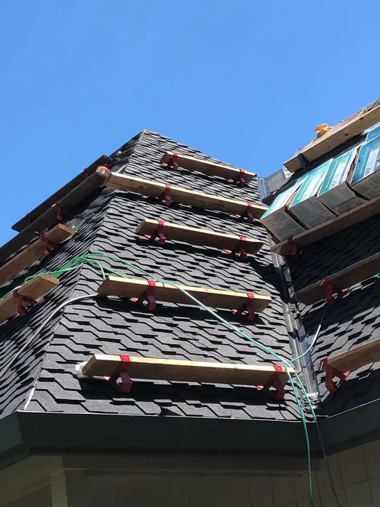 Slide of 916 Roofing