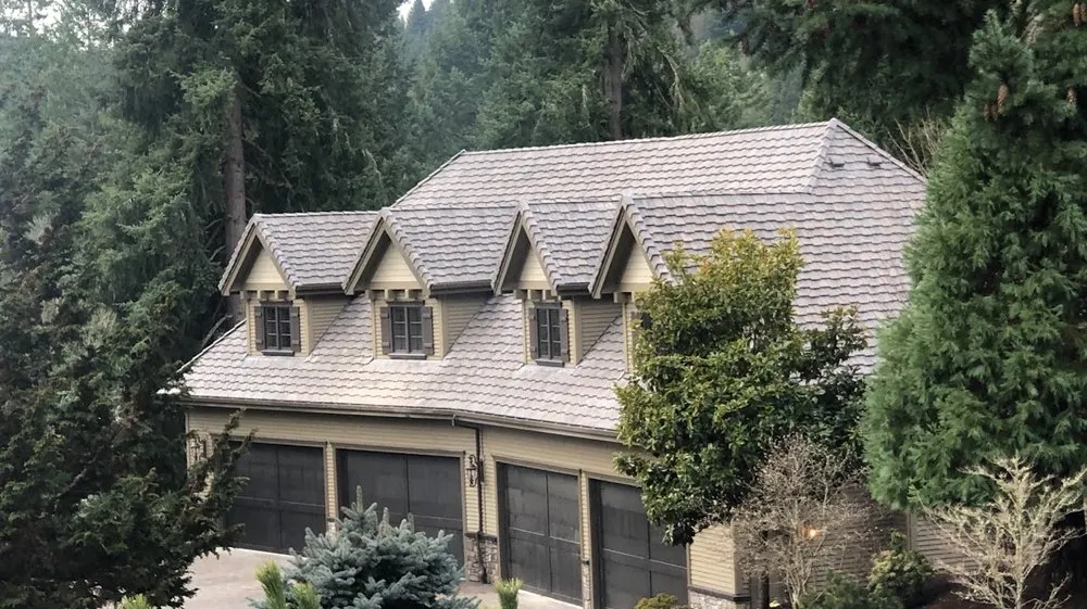 Slide of 916 Roofing