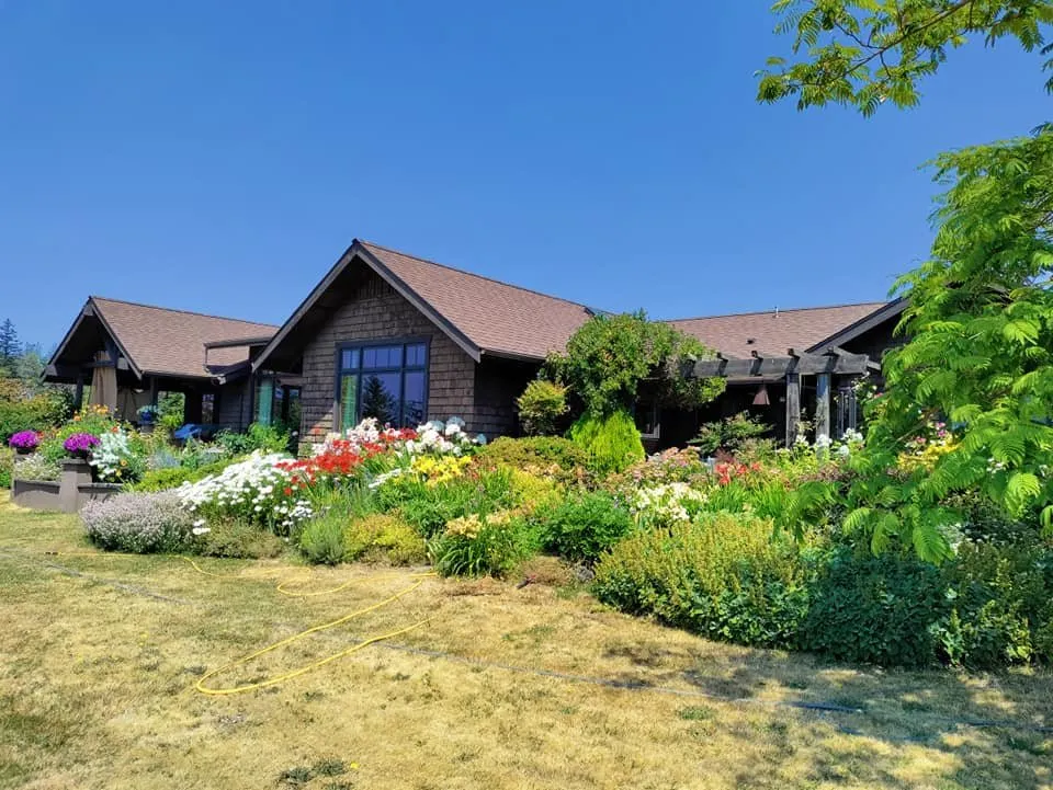 Slide of A & G Roofing