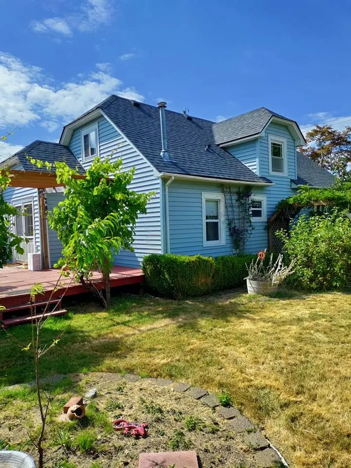 Slide of A & G Roofing