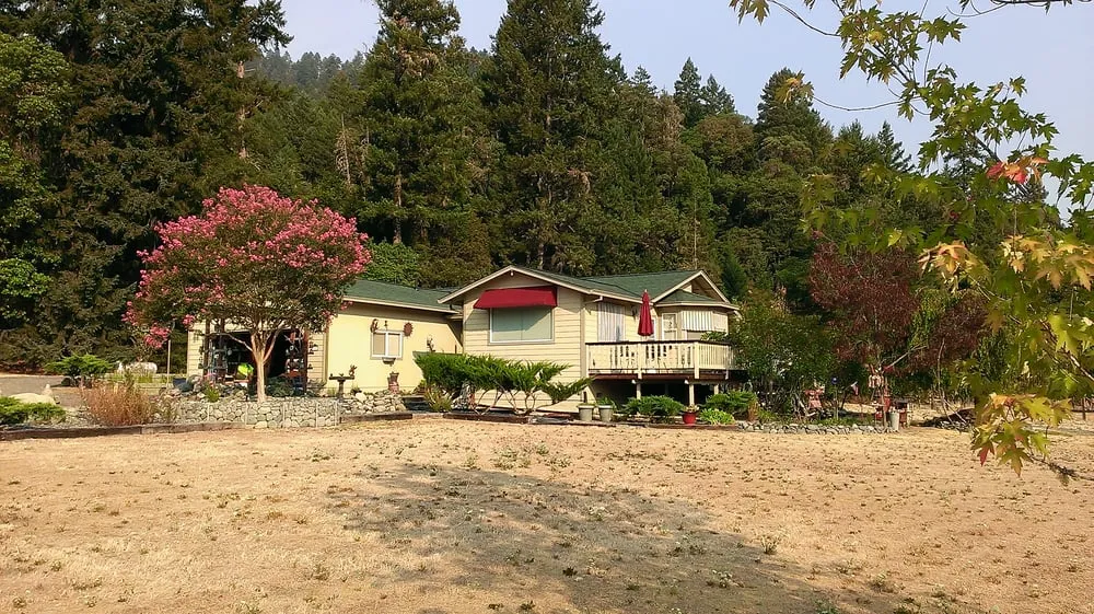 Slide of A & I Roofing